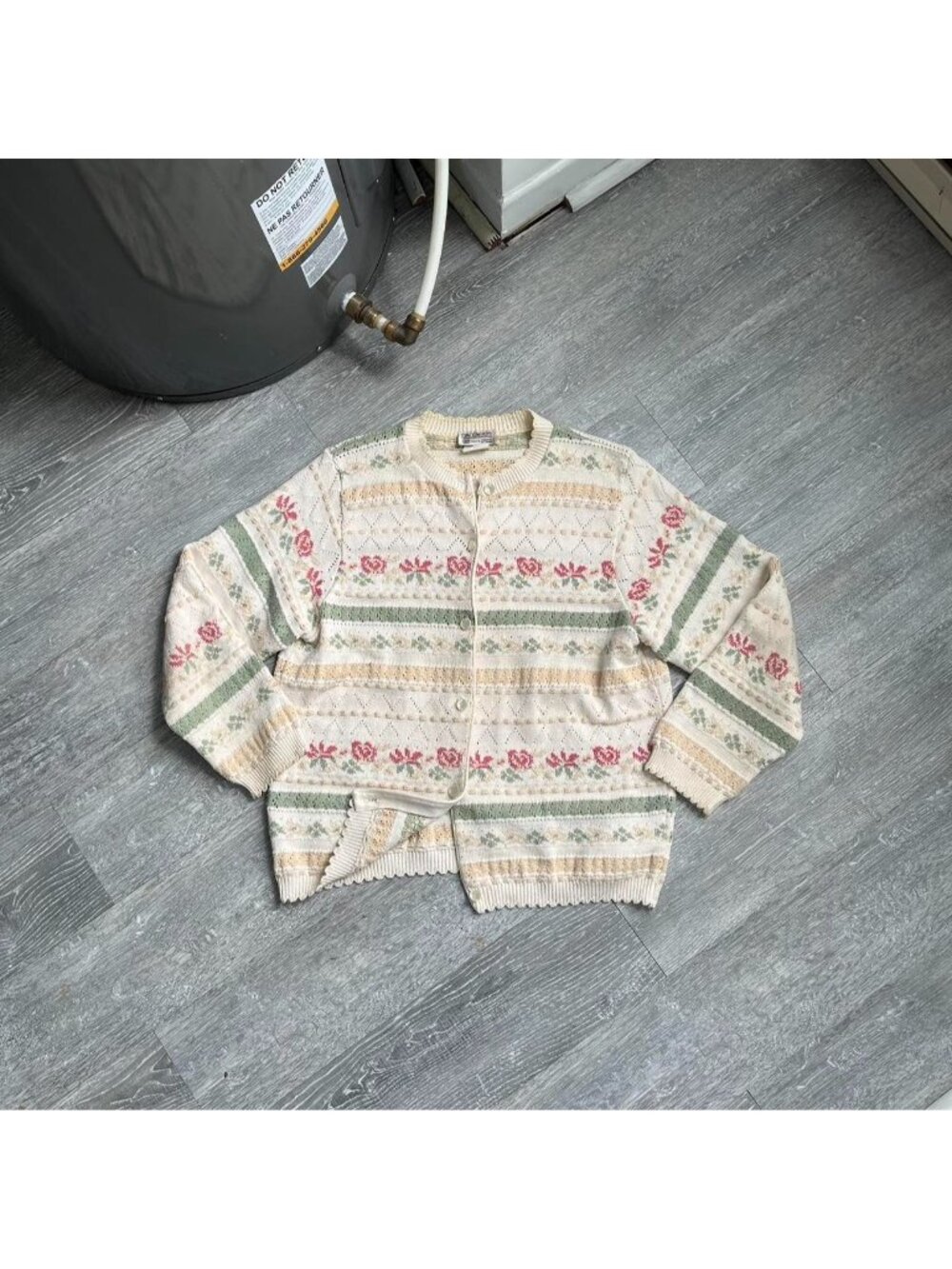 Cream Vintage 80’s / 90’s “D’Allaird’s” Floral / Flower Knit Cardigan Sweater